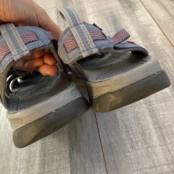 KEEN Whisper Sandals Womens 9.5 Pink Strappy Hiking Camping Outdoor Waterproof - Picture 9 of 13